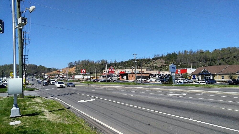 Clinton Highway Shops: 6631 Clinton Highway, Knoxville, TN 37912